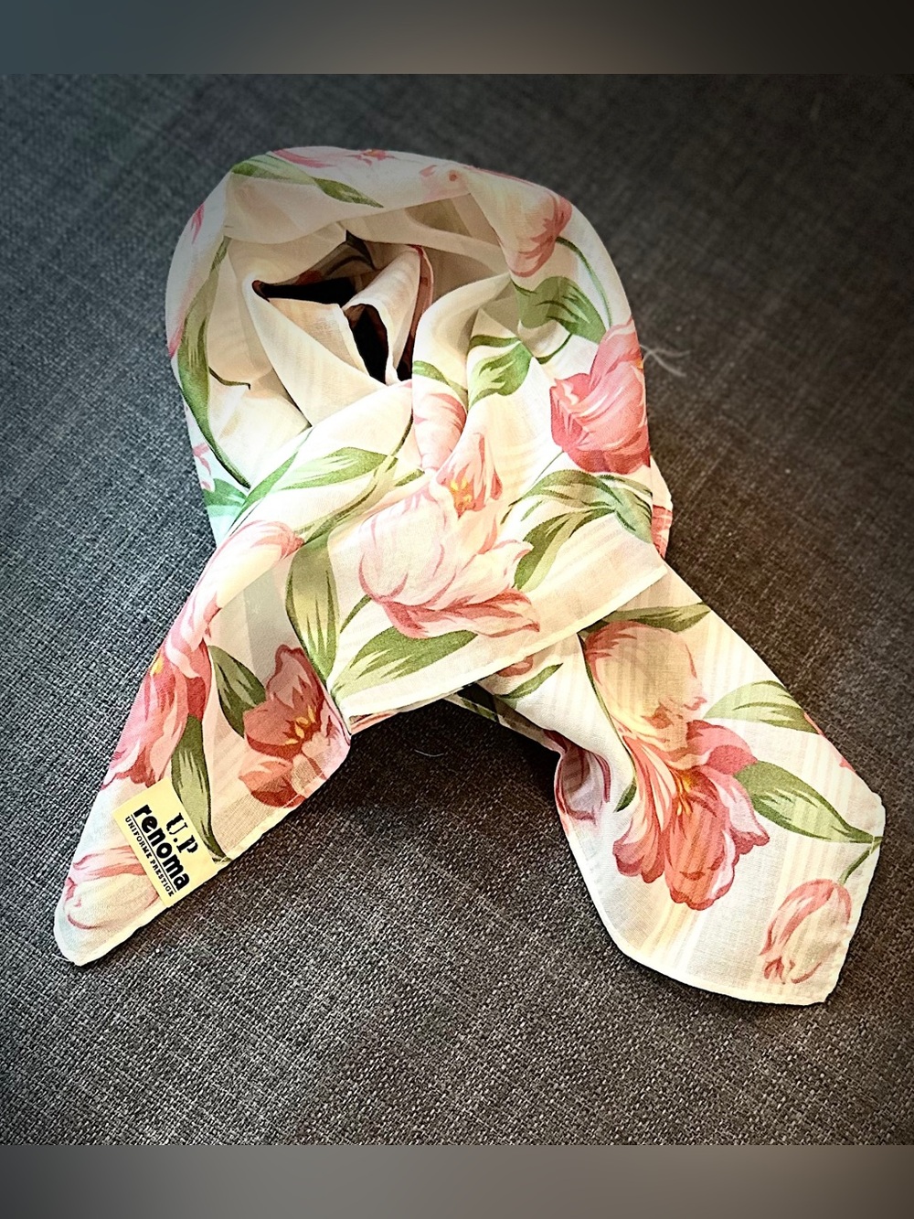 Renoma Floral Pink & Green leaf design